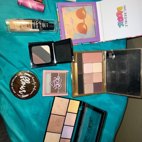 Makeup - Picture 5 of 16